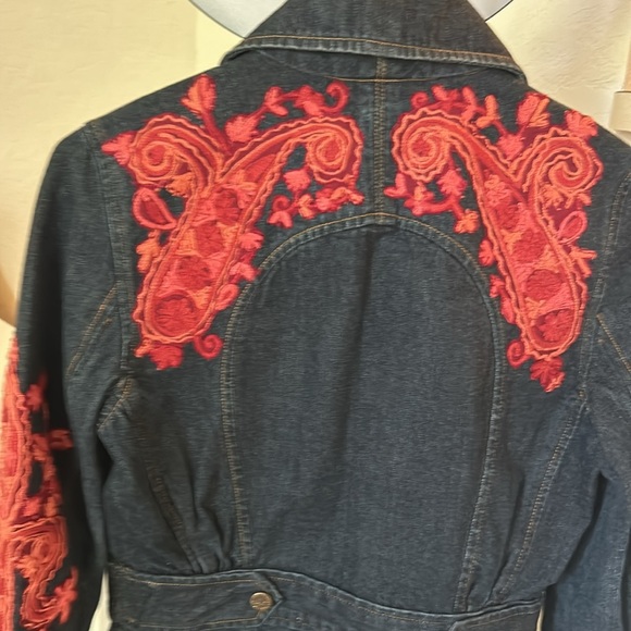 Plenty Girls Embroidered Jean Jackets Long Sleeve Collared Neck Blue Red Size 4 - Picture 5 of 5